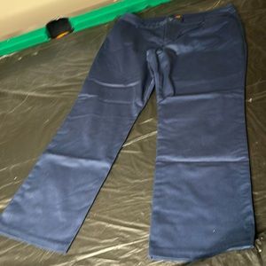 Lee wrinkle free 16 short women’s dress work casual pants navy blue used good